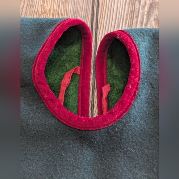 Christmas tree skirt felt with Santa Claus in near perfect condition - Picture 5 of 9